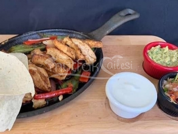 Tavuk fajita