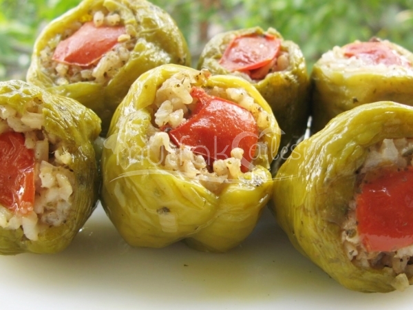 Fırında Zeytinyağlı biber Dolma