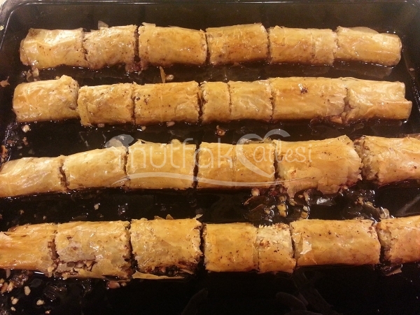 Çikolatalı ve Fındıklı Baklava